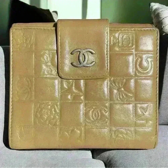 Chanel Lucky Charm Wallet - Picture 1 of 8
